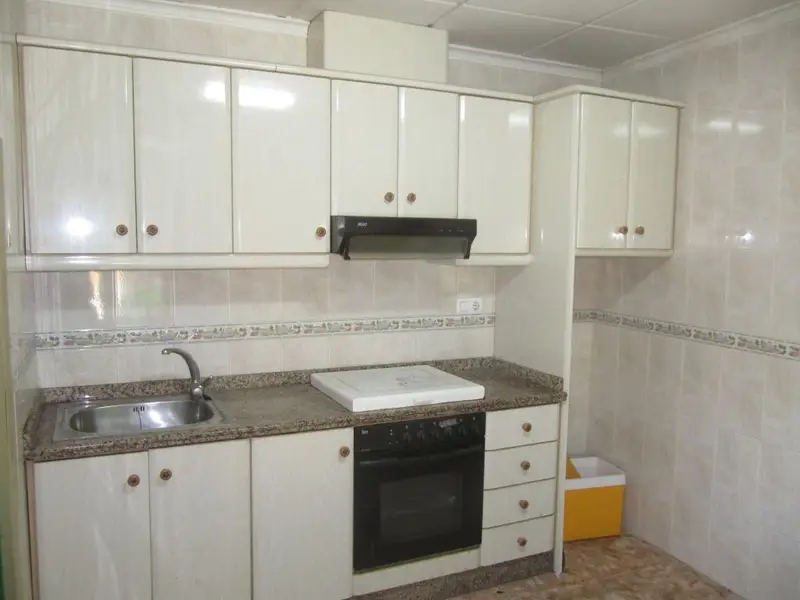Casa en venta en Monóvar 4 habitaciones 180m2