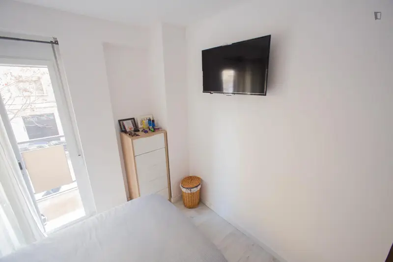 Habitacion Individual con Baño Privado en Piso Compartido