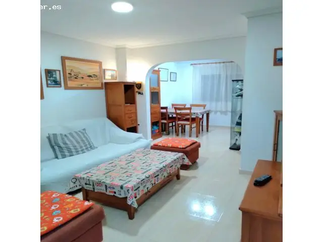 Chalet Adosado Duplex en Monforte del Cid con Solarium y Terraza