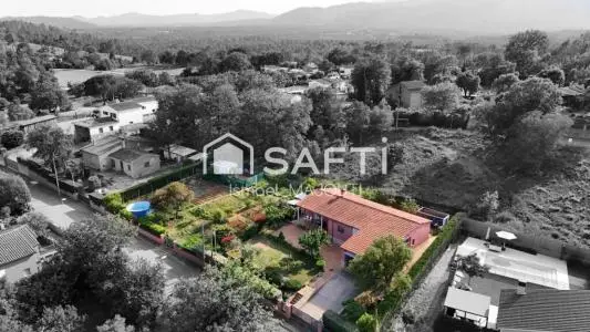 Casa en Planta Baja con Jardin y Parcela Edificable