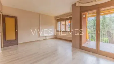 Piso en venta en Els Pins Caldes d'Estrac con terraza y zona comunitaria