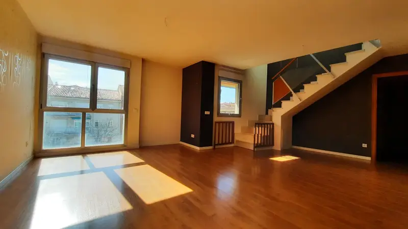 Venta Dúplex 3 Dormitorios Segovia  Calefacción Garaje Vistas