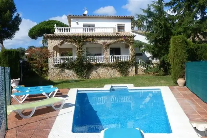 Villa de 4 Dormitorios en Venta