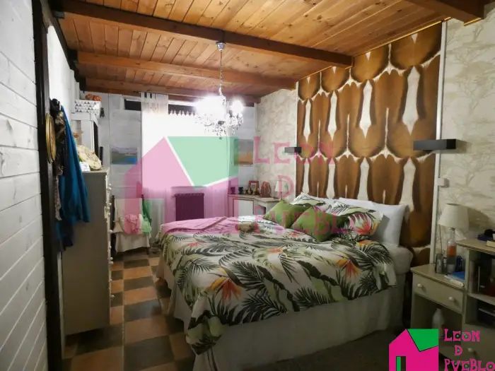 Casa con 4 dormitorios y 3 ba
ños cerca de Le
ón