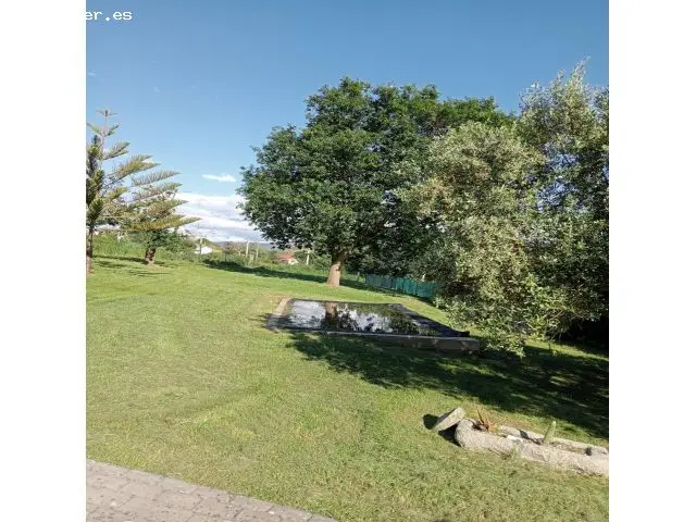 Chalet Unifamiliar con Vistas al Mar y Piscina en Valladares
