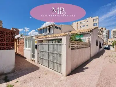 Adosada en Venta en Nueva Torrevieja Alicante