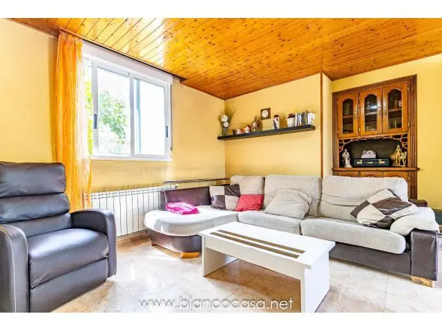 Casa con Terreno en Coristanco 485m2