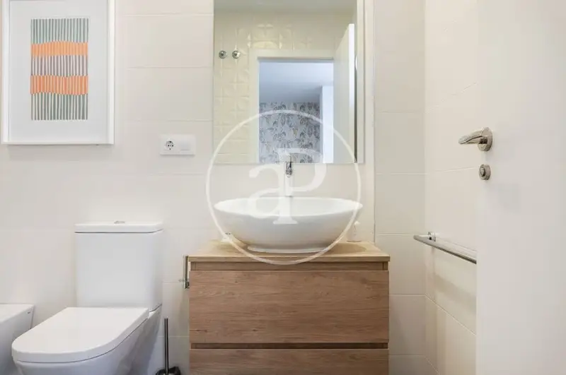 Apartamento en Gran Via 5 Dormitorios 2 Banos L'Eixample