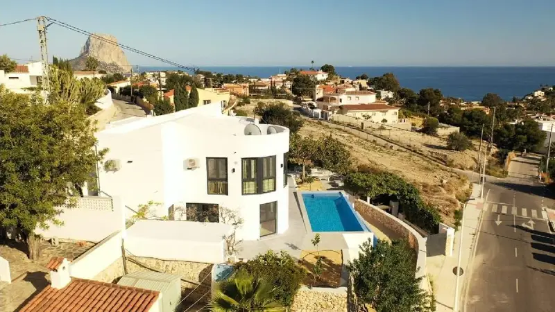 Villa de Lujo en La Canuta Calpe 5 habitaciones 5 banos Piscina Infinity