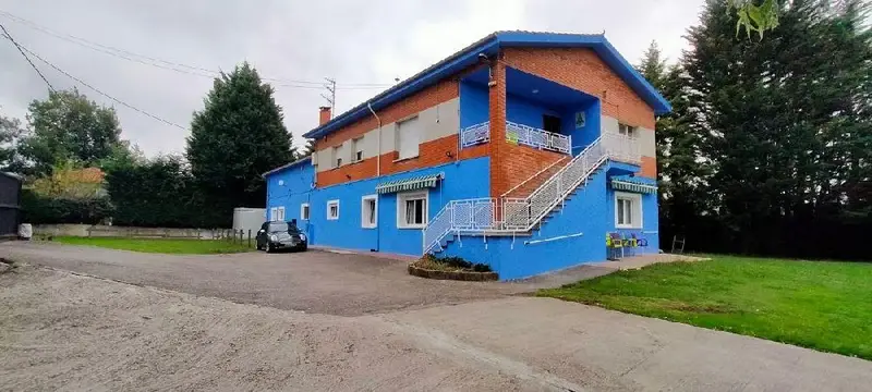 Casa con 11 Dormitorios y 8 Baños en Granda Gijon