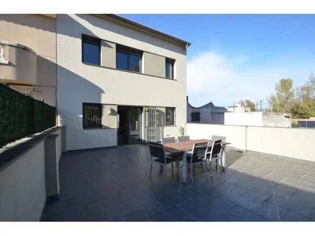 Casa Adosada 306m2 Vilanova i la Geltru 3 Dormitorios Jardin Garaje