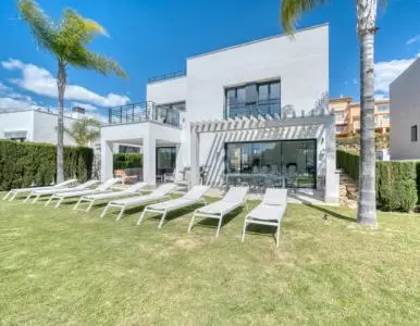 Villa de Lujo en Estepona 4 Dormitorios Nueva Milla de Oro