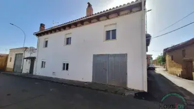 Casa en Venta Vallecillo Ideal Familias Garaje Patio