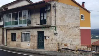 Casa en Ribeiro con Vistas al Náutico y Aguas Termales