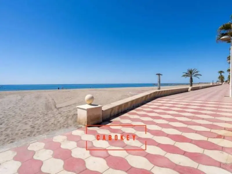 Chalet en Costacabana a 50 metros de la playa