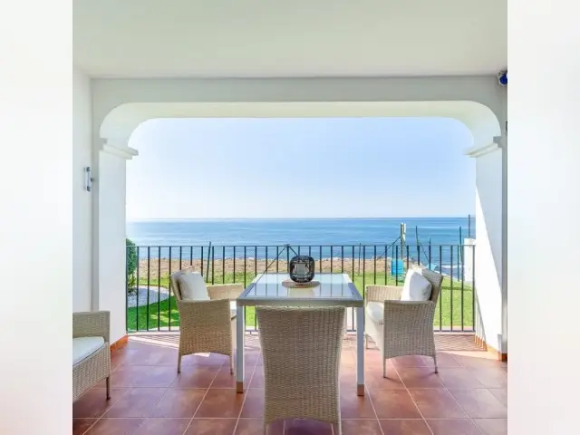 Apartamento en Primera Linea de Playa Mijas Costa 2 Dormitorios