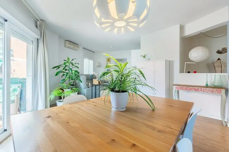 Venta Piso Luminoso Madrid 98m2 Dos Baños Terraza