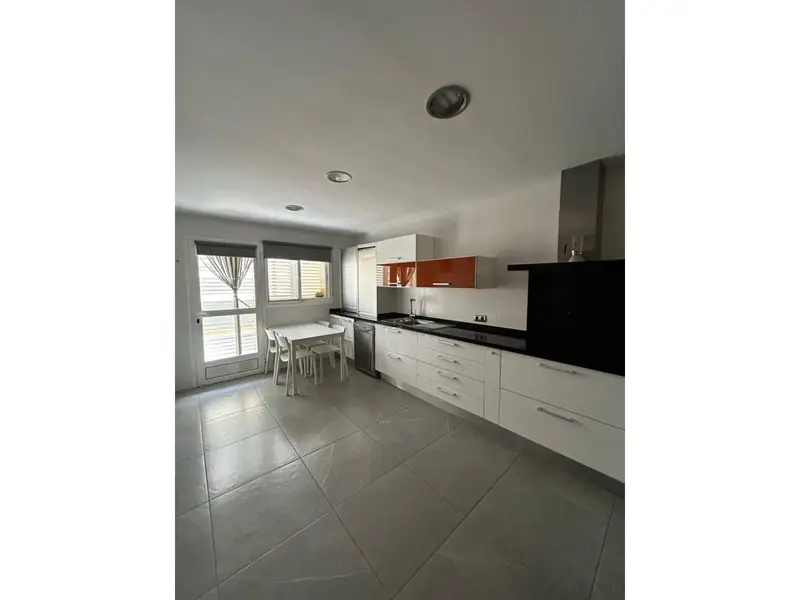Casa en venta en Benidorm con piscina y terraza