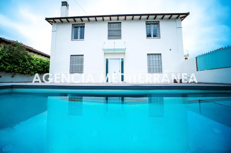 Chalet en Rocafort Valencia 400m2 Reformado 5 Dormitorios Piscina