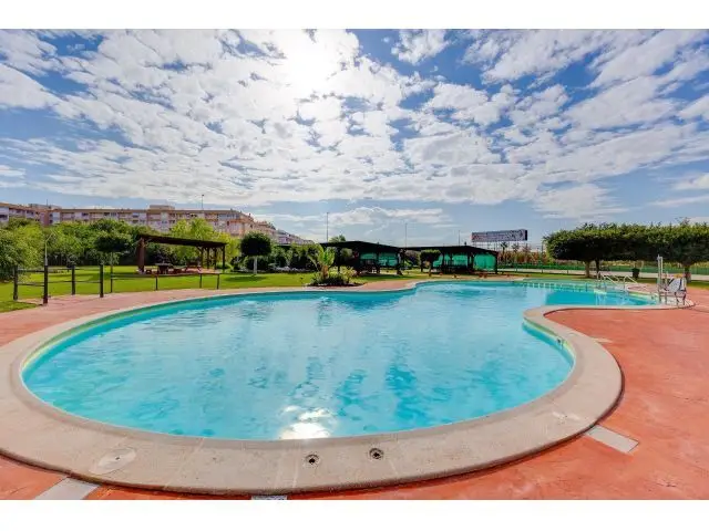 Bungalow Planta Baja Torrevieja con Piscina Cerca del Mar