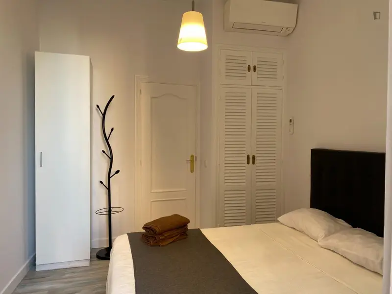Apartamento Latina Estudiantes 18-35 Años