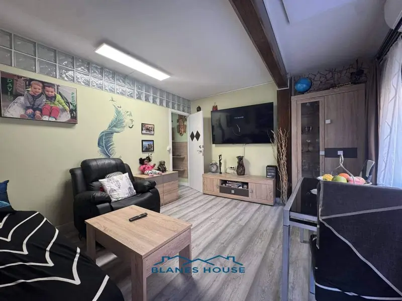 Piso en Venta en Blanes Girona - 2 Dormitorios - Reformado