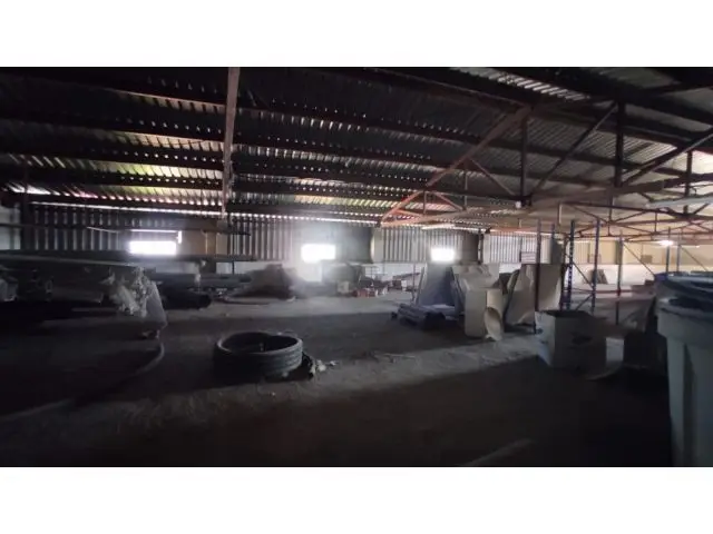 Nave Comercial en Venta o Alquiler en El Carpio