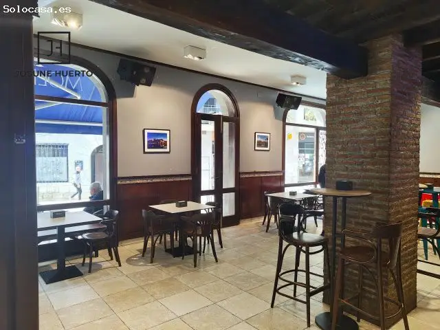 Local Comercial en Zestoa: 200m2, Ideal Hosteleria u Otros Negocios
