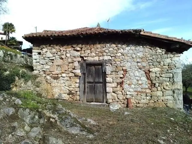Casa en Grado con Terraza para Reformar