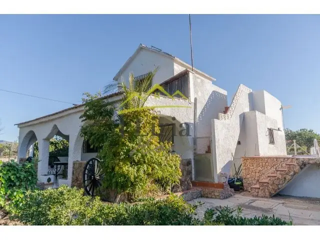 Chalet con Piscina en Lliria Septiembre 2024