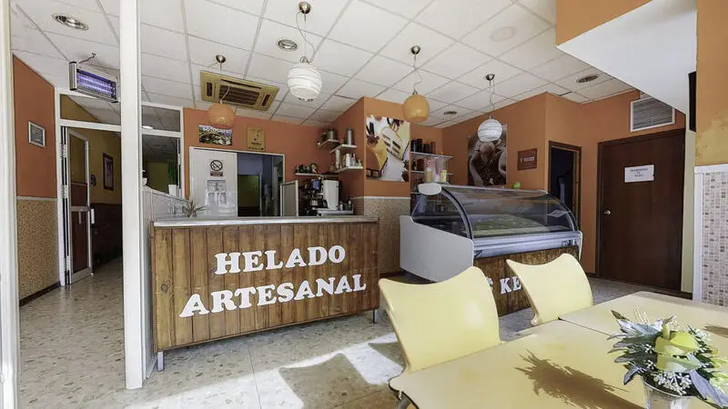 Local Comercial 215m2 La Cala del Moral Heladeria Artesanal