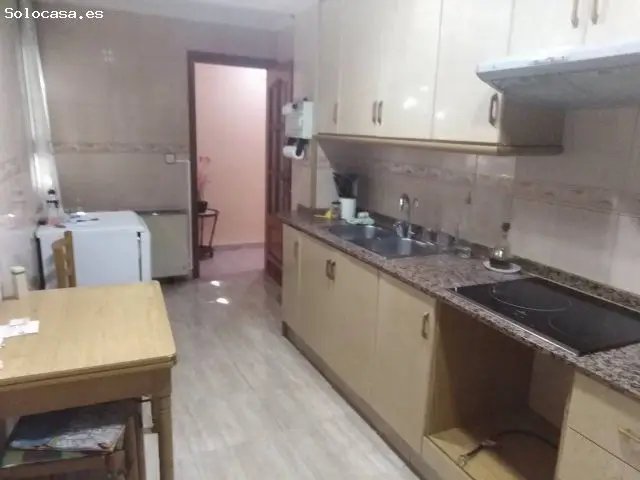 Casa en Venta en Almansa 199m2 6 habitaciones Garaje