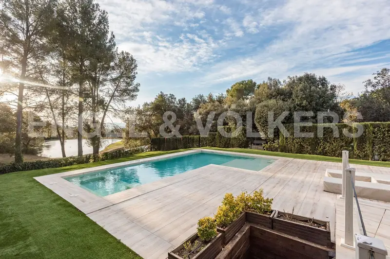 Chalet de Lujo en Matadepera con Piscina y Gimnasio