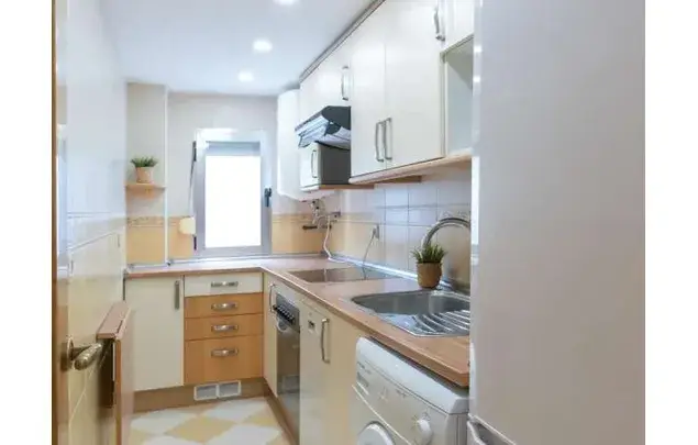 Habitaci
ón 61m
² en Madrid - Piso Amueblado con Wifi y Calefacci
ón