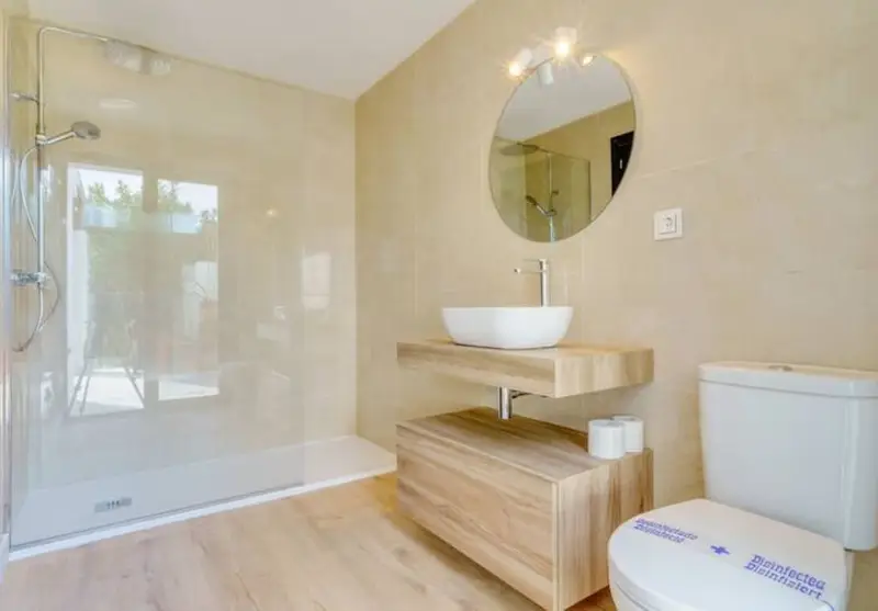 Casa-Villa de 4 Dormitorios alquiler Estepona, España