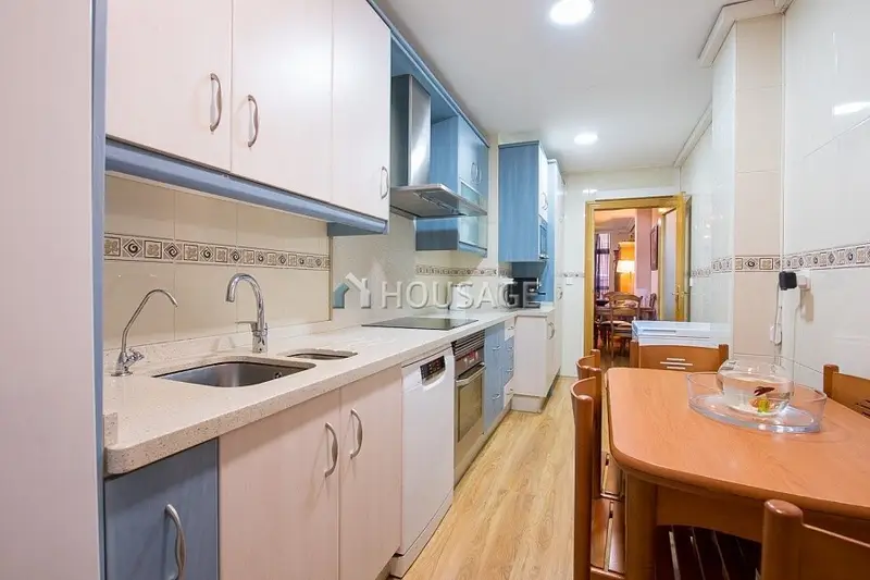 Piso en venta en centro de Cartagena con garaje y cocina equipada