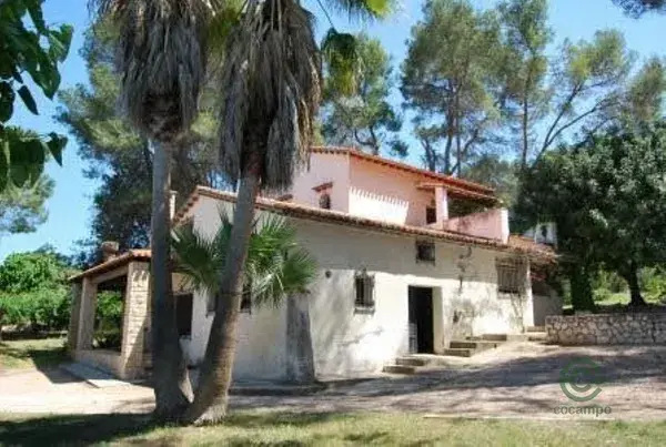Masia en Canals con 136856m2, Piscina y Ermita