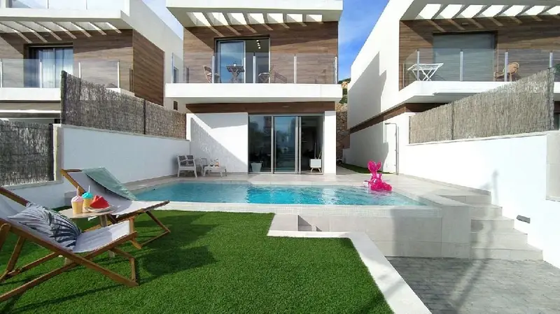 Villa en Villamartin con Piscina Privada