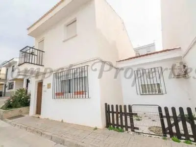 Casa con 5 Dormitorios y 2 Baños cerca de la Playa Generacion del 27