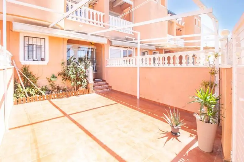 Adosado 3 Dormitorios Torrevieja Solarium Vistas Laguna