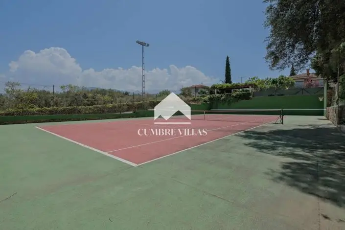 Villa de Lujo con 7 Dormitorios en Gójar cerca de Sierra Nevada