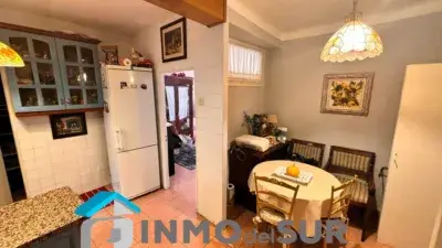 Piso en venta Calle Marqués de Cabra 4 dormitorios