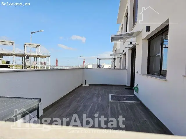 Magnífico Piso en Torrevieja con 2 Terrazas, Garaje y Piscina