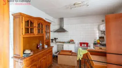 Casa Adosada con Terreno en San Salvador