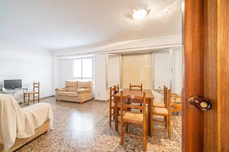Edificio Completo Cerca del Mar en Torrevieja Ideal Inversores