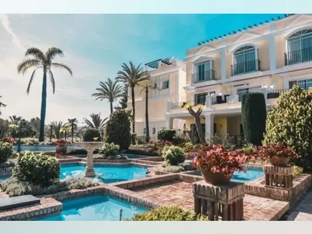 Adosado de 3 Dormitorios en venta Aloha, España