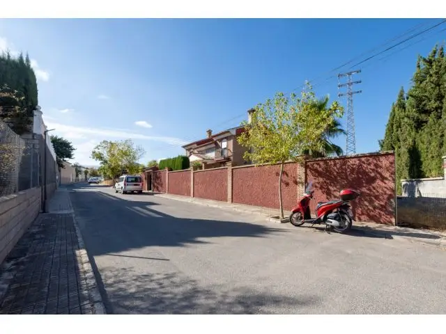 Villa de Lujo en Gojar 4 Plantas 600m2