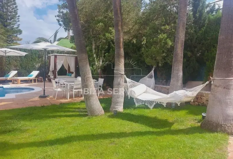 Chalet en Alquiler en Ibiza para Familias y Grupos 6-8 Personas