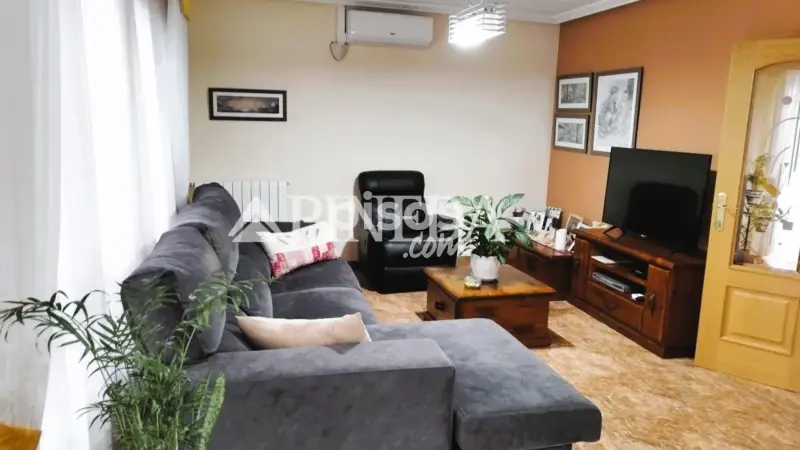 Casa adosada en venta en Calle Carbonaire Tr 5