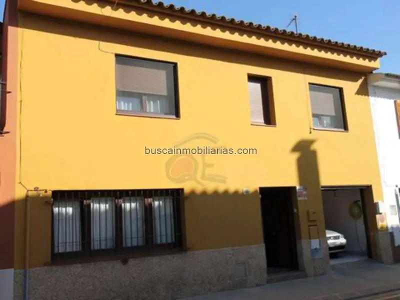 Casa en Mont ras con Garaje Amplio y Terraza con Vistas